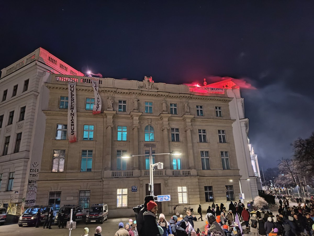serbinnen's tweet photo. #Frauenkampftag #8Mart  Vienna
#W0803 https://t.co/DKOVCtYQiU