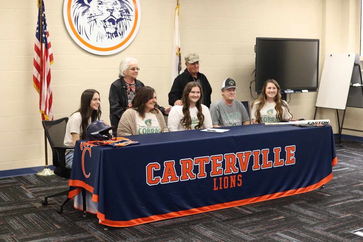 CHS_Lion_Ath's tweet photo. Congratulations to @maddierosenbery on her commitment to play softball at @CobrasParkland! https://t.co/KSpmBTebRN