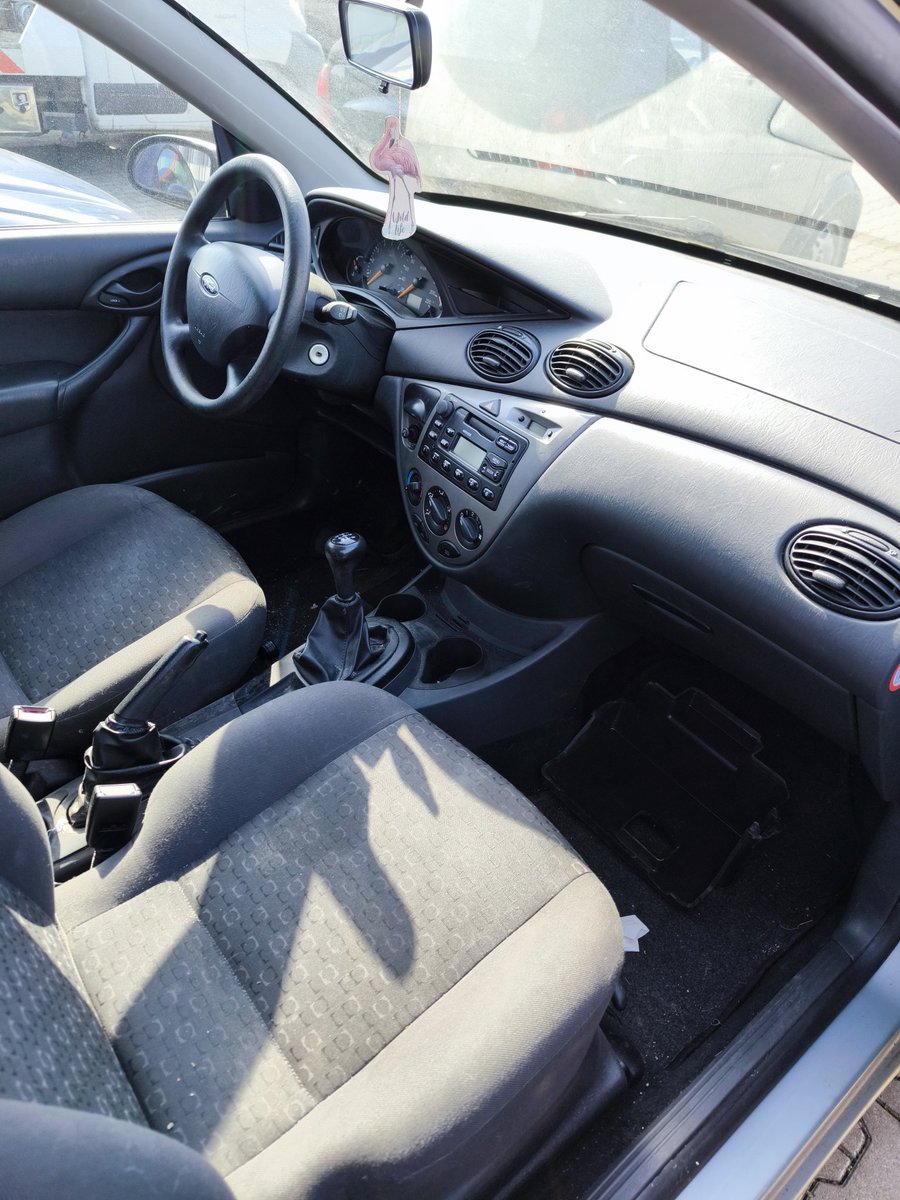 jagcarman's tweet photo. Leute ich hab mir ein zweites Auto gekauft https://t.co/fvhjbis8Jn