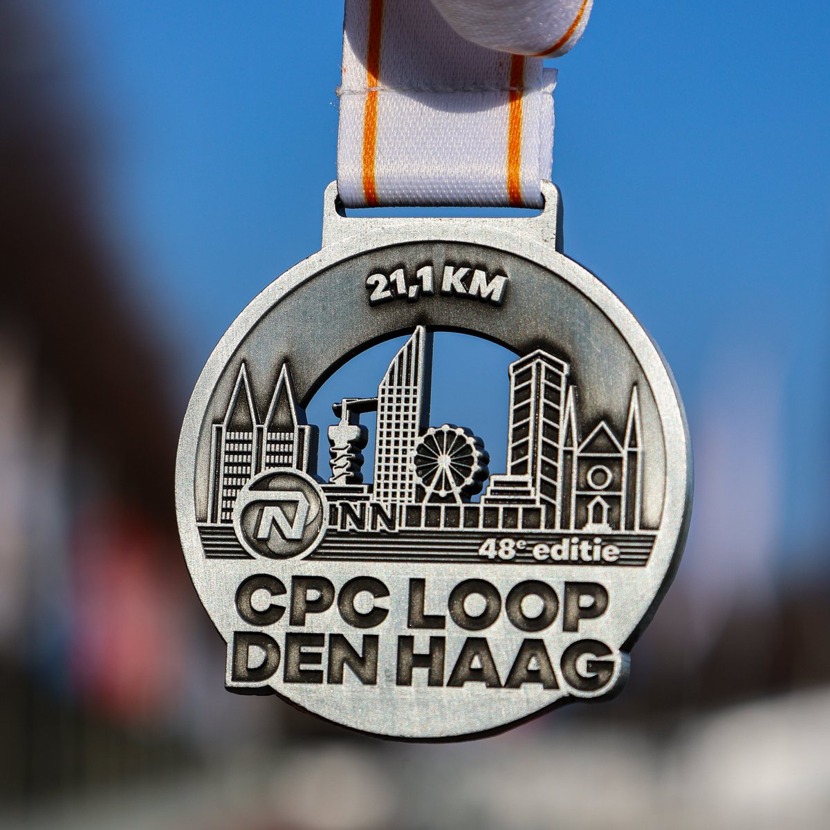 Dit is 'm dan: de medaille van de 48e NN CPC Loop Den Haag 🤩

#cpcloop #nncpcloopdenhaag #medal