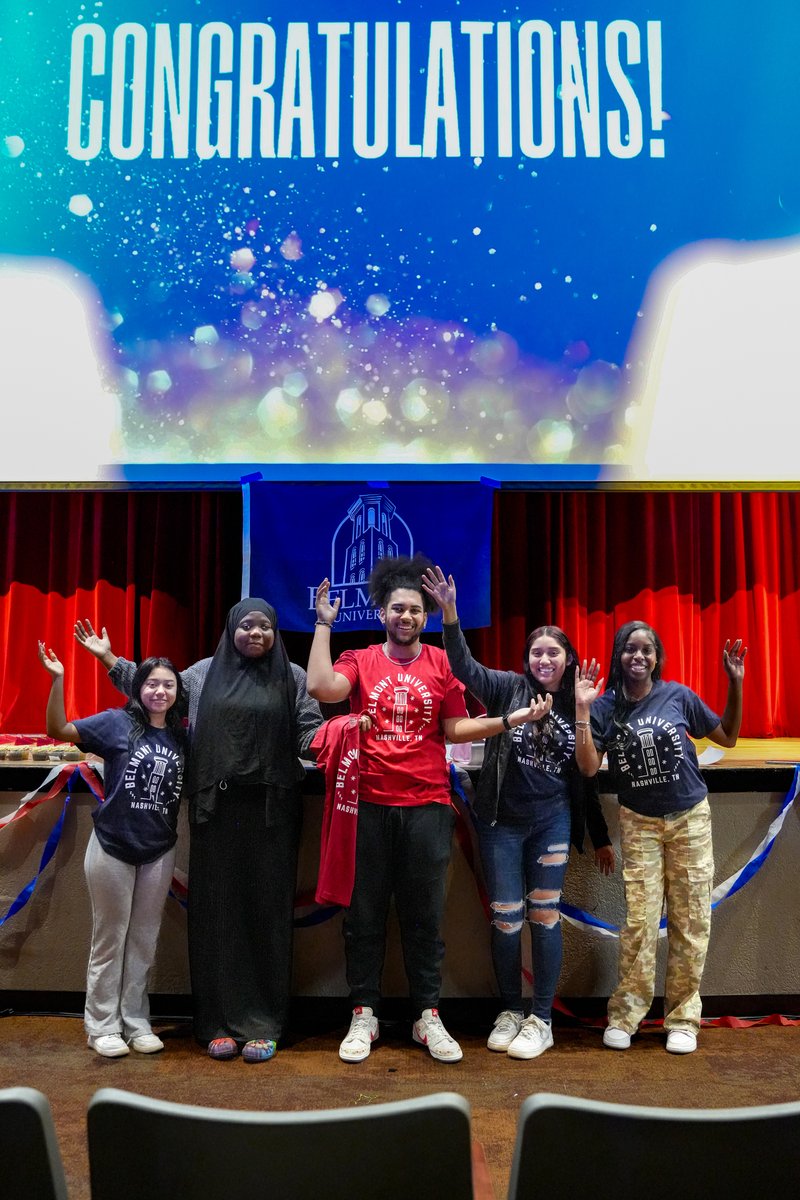 MarthaOBryanCtr's tweet photo. Please join #MOBC in congratulating the 5 @TopFloorSHS @StratfordSTEM1 Magnet High School students awarded scholarships to @BelmontUniv yesterday!! Nadyia, Andre, Zahara, Jennifer & Daniela were awarded 4 full-ride #BellTowerScholarships & 1 #FacultyScholarship!! #goals https://t.co/4gUvvOOrrE