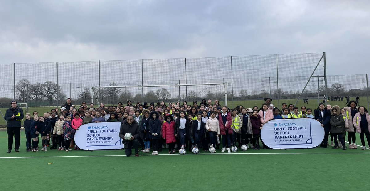 International Women’s Day saw our 4 @BarclaysFooty Game Changes & 13 @BiddenhamIntSch Sports Leaders run 2 football festivals for over 270 girls in Yr 3/4/7/8 from 11 schools as part of the Biggest Ever Football Session. Brilliant leaders; the futures bright. #LetGirlsPlay