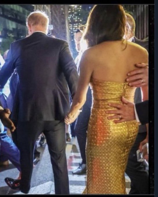 Slag #MeghanMarkIeisaTrollop  just LOVES the hands of those WHITE MEN on her body. Brings back the good old days when you were sucking lollipops for a living, doesn't it MeGain? 
#FOMeghan 
#MeghanMarkleEXPOSED