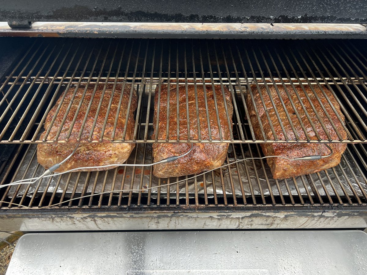 DavidGladysz's tweet photo. 3 Pork shoulders on the @recteq_official using the @Thermapen Signals!! https://t.co/r0QtK7zd7X