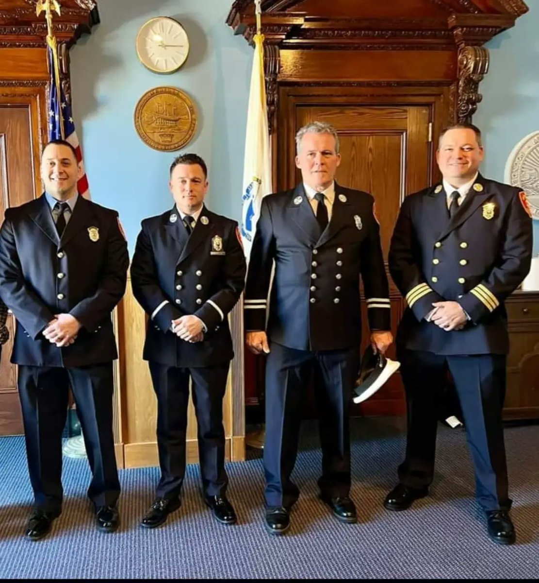 Congratulations to Lieutenant Daniel Marino, Captain Peter Ziobro, and Deputy Chief Neil Rosie, on their promotions today! Shown left to right here with Acting Chief Evans.
#local1032 #medfordma #firefighter