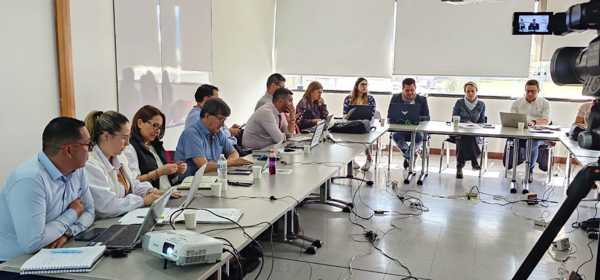 #EnDesarrollo Sesión Ordinaria de CSU #002, desde <a href="/Educacionbogota/">Secretaría de Educación de Bogotá</a>
con los diferentes estamentos, atendiendo las proyecciones con miras a fortalecer los procesos institucionales

youtube.com/live/n75tEgij7…