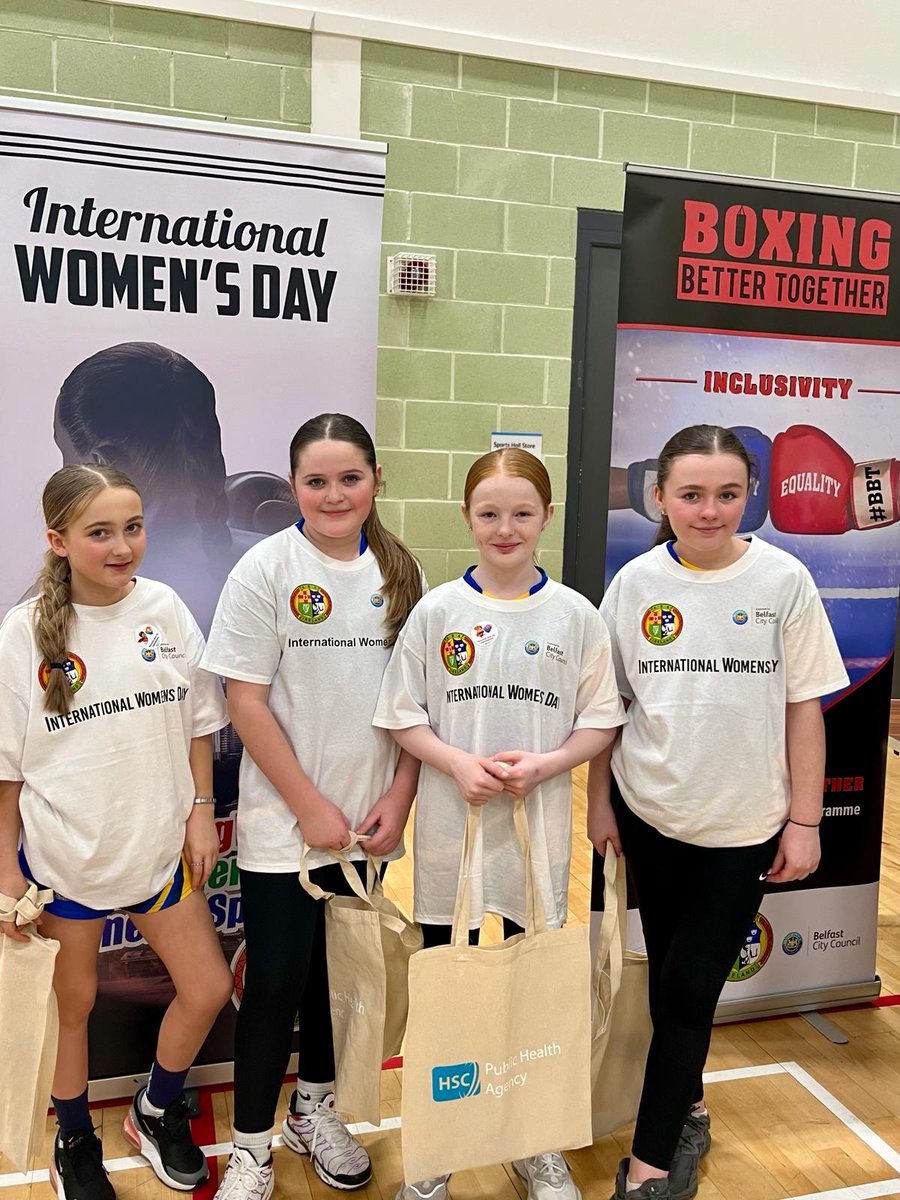 StGensPE1's tweet photo. 🥊🟣 Big thanks to Brendan  @IABABOXING  for invite to the  #InternationalWomensDay2024 event at Lisnasharrragh LC today. Our students ♥️'d it! @_stgens @stgensAP https://t.co/jvUq0BbmlF