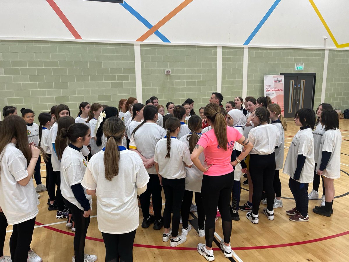 StGensPE1's tweet photo. 🥊🟣 Big thanks to Brendan  @IABABOXING  for invite to the  #InternationalWomensDay2024 event at Lisnasharrragh LC today. Our students ♥️'d it! @_stgens @stgensAP https://t.co/jvUq0BbmlF