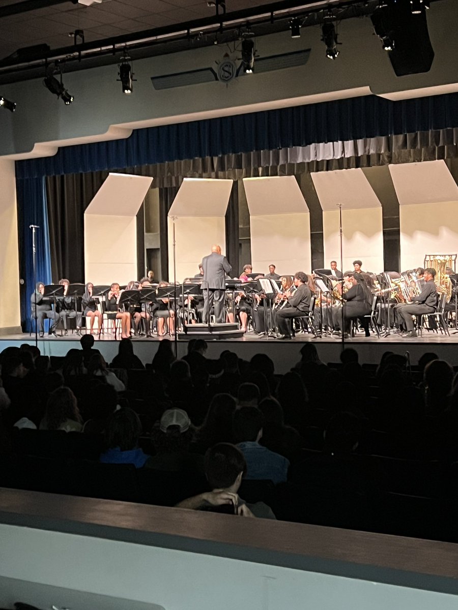RhythmicRavens's tweet photo. We earned a SUPERIOR RATING (1) on stage and a EXCELLENT (2) in Sightreading. CONGRATULATIONS to the Cane Ridge Band Program!!! #WeStriveForExcellenceπΌπ΅πΆπͺπ½πͺπ½πͺπ½π₯π₯π₯ @CaneRidgeHS @CaneRidgeFBall @CRHSfreshacad @CRHSschoolcoun1 @cane_ridge @CaneRidgeACAcad @CRHS_FBBoosters https://t.co/1YU54MWx4G