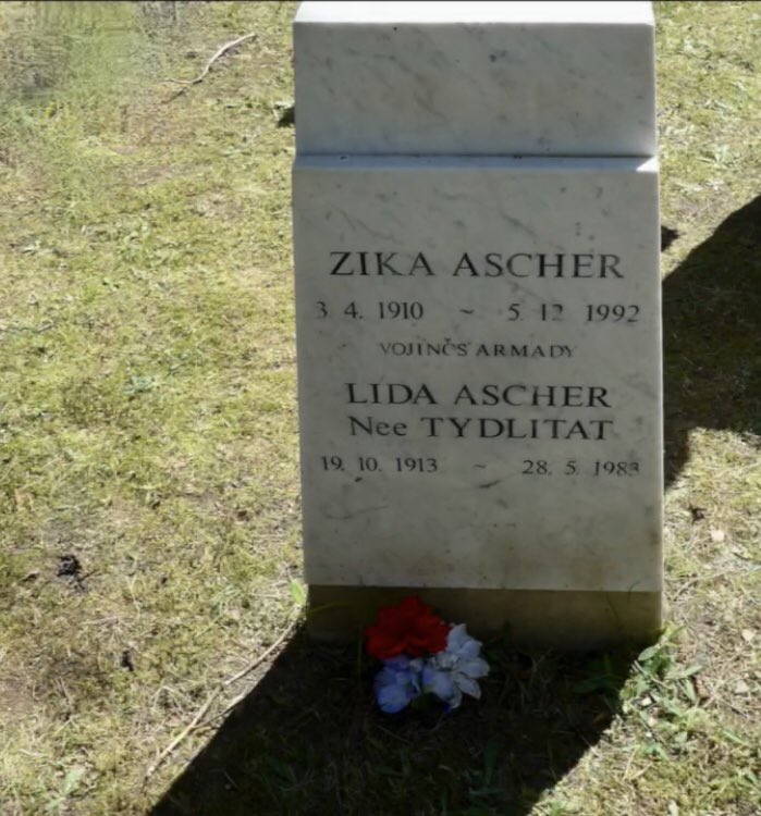 To celebrate International Women’s Day we’re sharing the story behind the partnership of Zika & Lida Ascher🇨🇿. During & after the war they created a hugely successful👗design team & were influenced by leading artists of the time. Both are🪦 at Brookwood🇬🇧: facebook.com/share/v/yiHpiS…