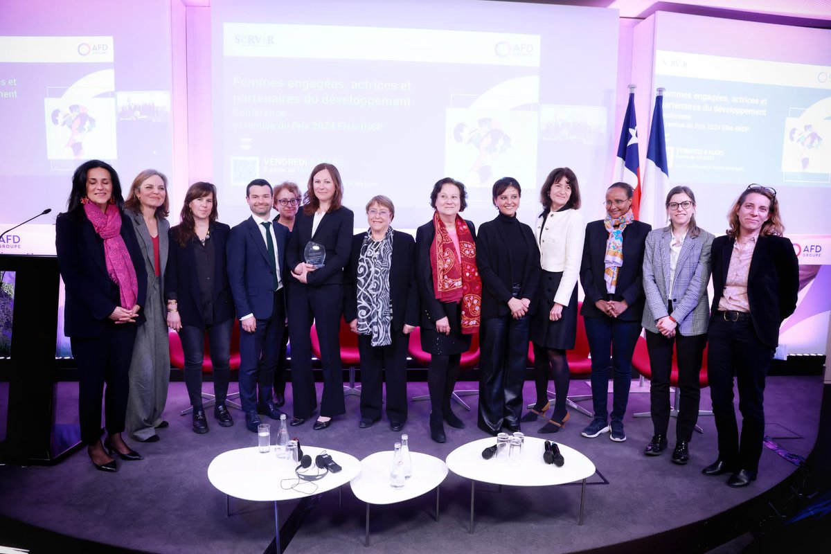 CZacharopoulou's tweet photo. #8Mars | L'@INSP_Fr récompense une ancienne élève internationale qui se distingue par l'action.
J'ai remis ce prix à Alisa Rozanova cet après-midi !
Bravo madame : votre engagement à la tête du programme mAIDan @expertisefrance de soutien à l'#Ukraine inspire un grand respect. https://t.co/eHizdv5BYk