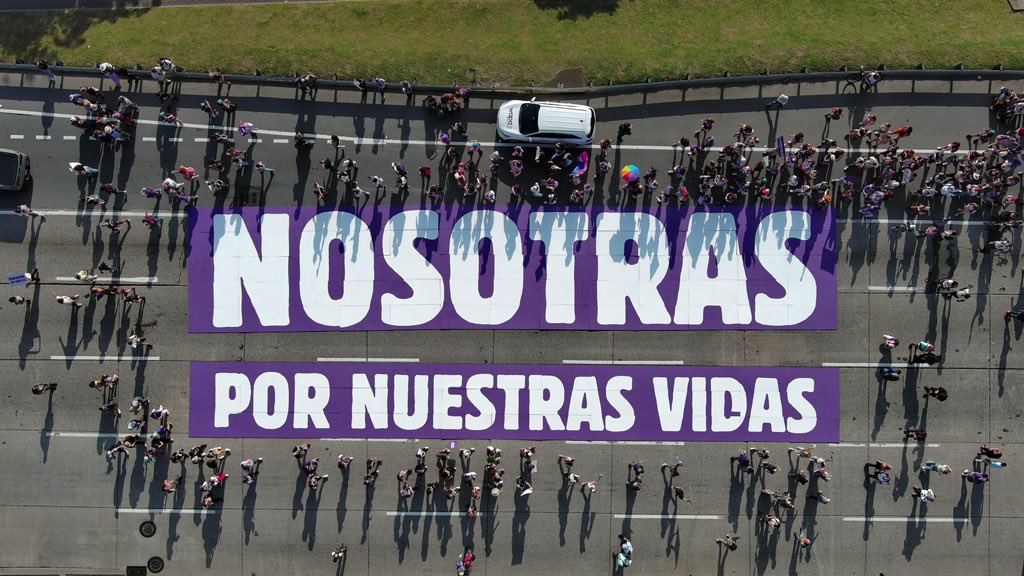 ColeFeminista's tweet photo. ¡Luchamos por nuestras vidas! https://t.co/nCwDLpfTlY