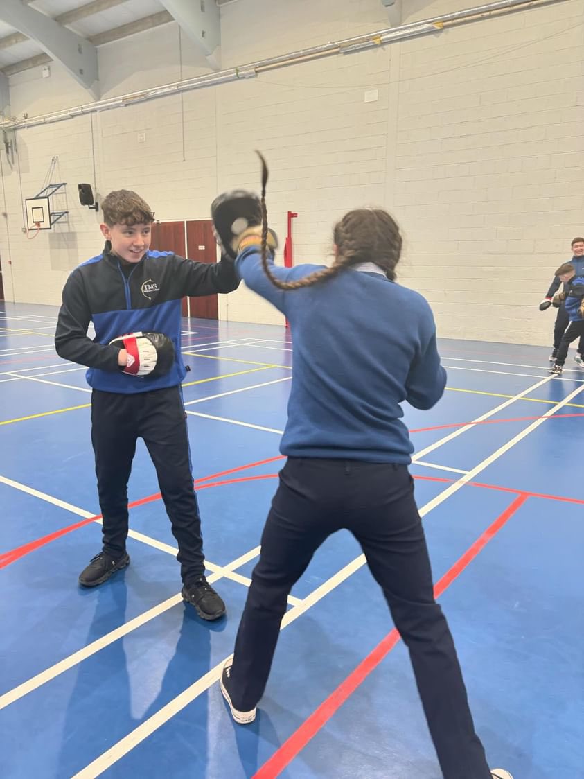 MacswineyCc's tweet image. Massive thanks to our 3 outstanding boxers, Ms. Calnan, Christina Desmond and one of our own senior cycle students, Jodie, for running boxing sessions for our students as part of Women in Sport Week. A huge inspiration &amp;amp; great Role Models for International Women’s Day💪🏼💗