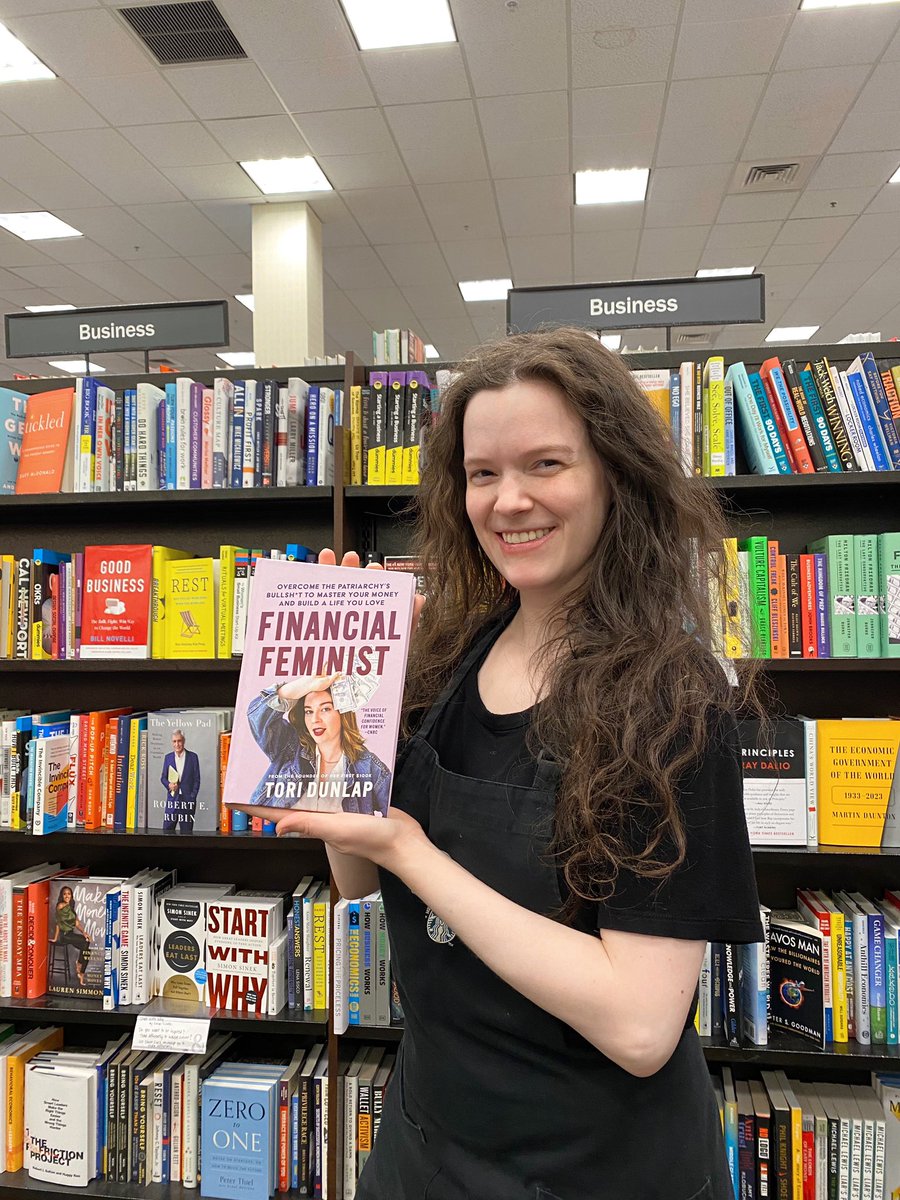 Barnes&Noble Hingham tweet media