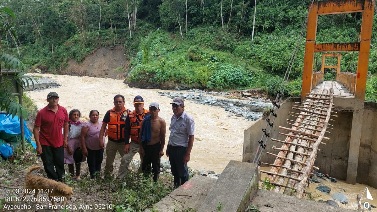 indeciperu's tweet photo. 📍Ayacucho | La Dirección Desconcentrada del INDECI verificó los daños por movimiento de masa, a causa de #LluviasIntensas en el distrito de #Sivia y brindó asistencia técnica a las autoridades locales en las acciones de respuesta ante la interrupción del acceso terrestre.
🇵🇪💪 https://t.co/mwiYhyFHAR
