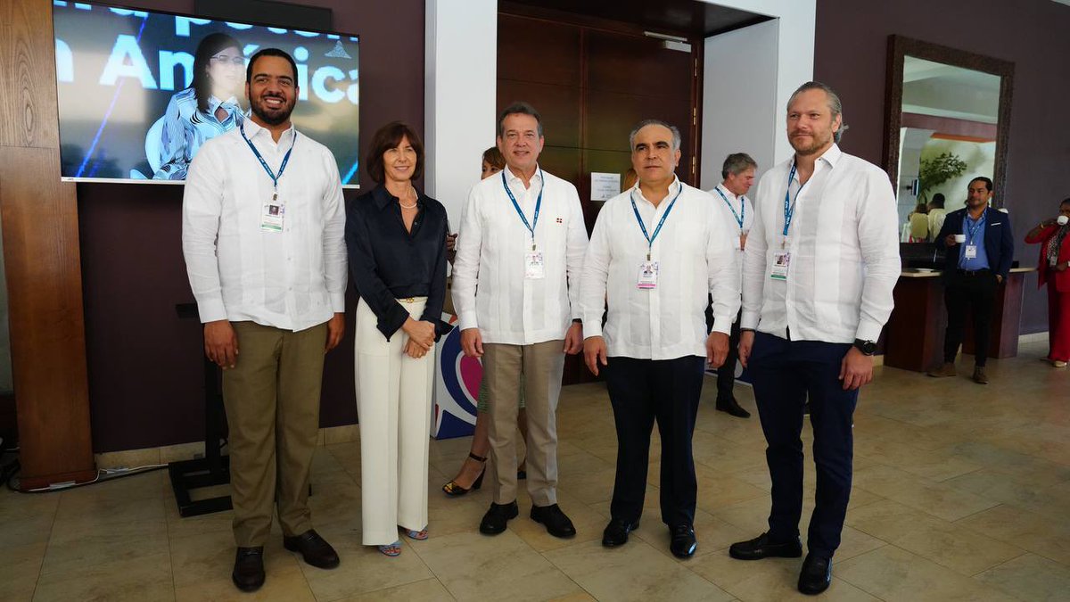 En marco de la #AsambleaAnualBID tuvimos la oportunidad de compartir con el vicepresidente y director senior de @ACLatAm, Jason Marczak (@jmarczak), Katharina Falkner-Olmedo representante residente de @el_BID en RD y don Frank Rainieri, presidente del @grupo_puntacana.🇩🇴💪🏼