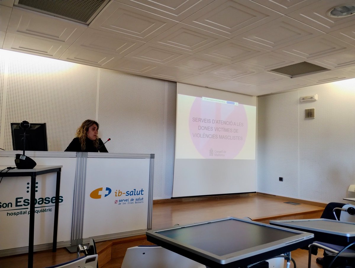 UCA_Balears's tweet photo. 💜💜💜Celebrant el dia de la dona amb la sessió de les companyes de Centre d'Informació de la Dona del Consell de Mallorca💜💜💜 https://t.co/tFhtg2u2iN