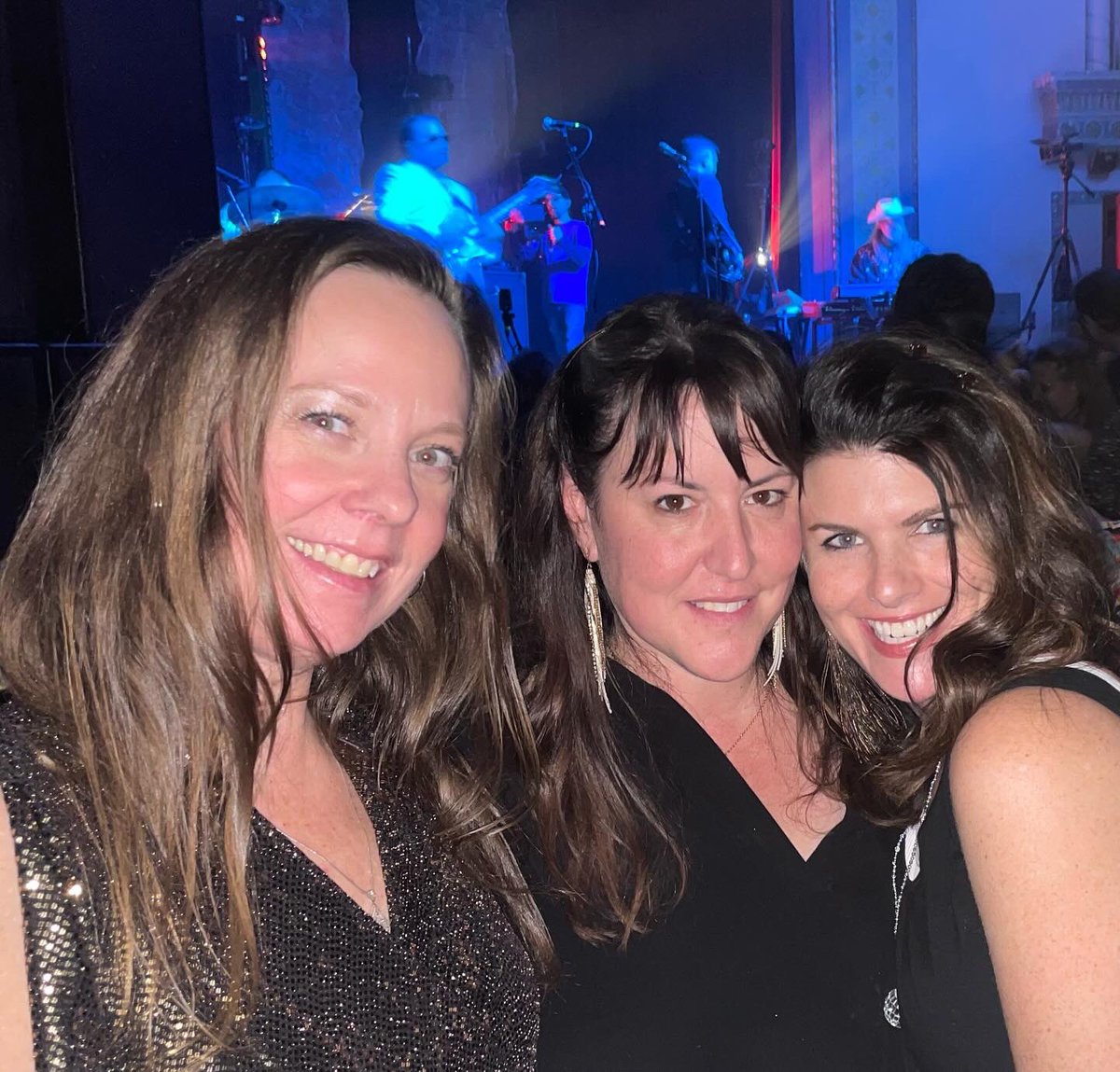 Polyrhythmics's tweet photo. Today on International Women’s Day we are celebrating some of the amazing women that are a part of our music scene and family!
💜💃🎼
#internationalwomensday #womensday #celebratewomen #womeninmusic #polyrhythmics https://t.co/KgJkH0X9yb