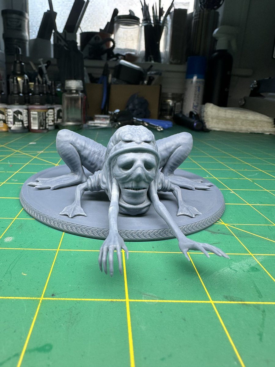 Demon of Song #DarkSouls 
Sculpt: <a href="/DanteZuck/">Babies With Knives</a> #zbrush 
Resin: <a href="/SirayaTech/">Siraya Tech</a> Fast Navy Grey
Printer: <a href="/Elegoo_Official/">ELEGOO</a> Saturn 2 &amp; <a href="/WhamBamSystems/">Wham Bam Systems</a> XTR
Supports: @LycheeSlicer 
A <a href="/fotismint/">Fotis Mint Studios</a> commission available to Patrons &amp; <a href="/Thangs3D/">Thangs</a> subscribers. 
#3dprinting #3dprinter