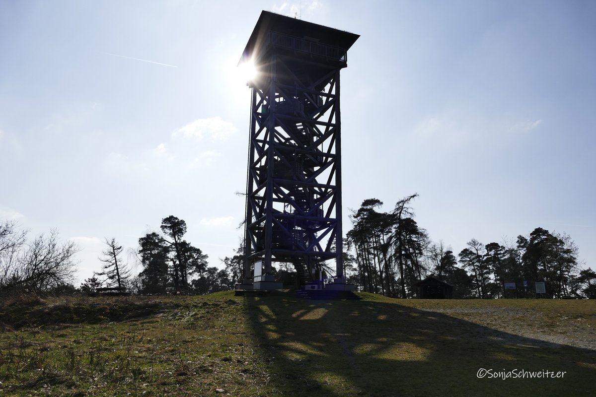 HessenSonja5767's tweet photo. Beim Hausbergturm von Butzbach/Hoch-Weisel.................. #Aussichtsturm #Butzbach #Hoch_Weisel #Hausbergturm #wandern #Hausen #Wetterau #Oes #Turm #Ausflugsziel #Ausflugstipp #Mittelhessen #Hessen #Germany https://t.co/NWvBoXekWx