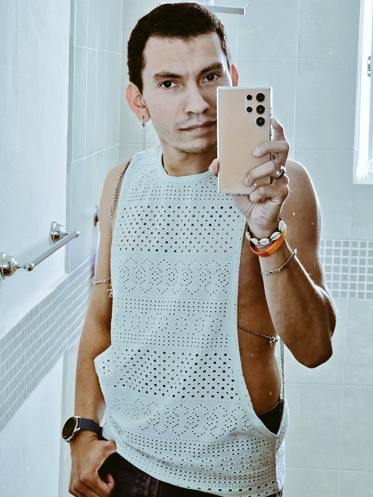 Alezitohdz's tweet photo. Listo para el Viernes 😎 😁

#gay #gayhot #gaysexy #gayselfie https://t.co/TqCI3KpU43