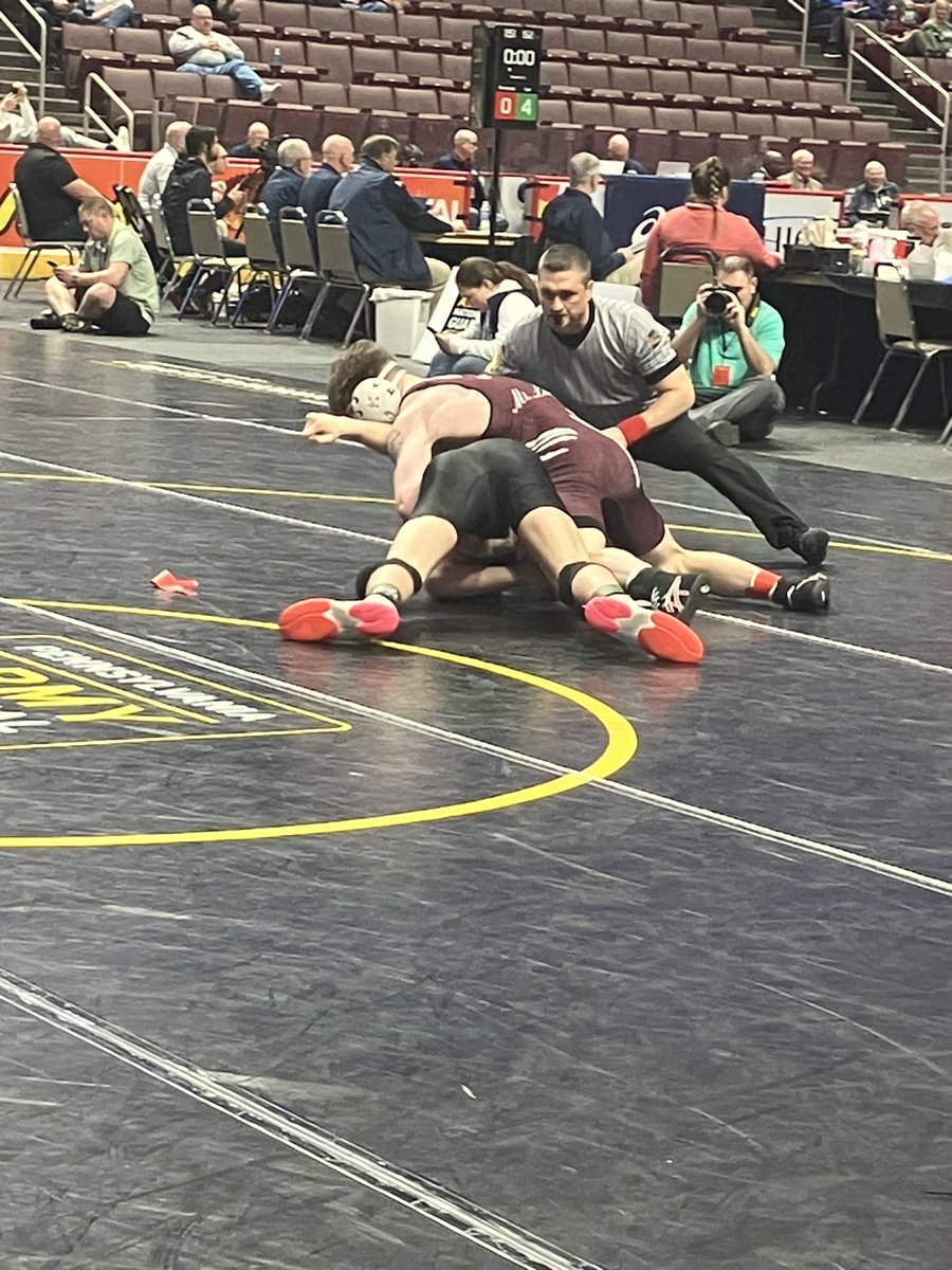 Sipes with the 2 nd period pin.  Onto semi finals tonight !! <a href="/AASDSuper/">AASD Superintendent</a> <a href="/AAHSStuCouncil/">AAHS StudentCouncil</a> <a href="/altoonastrength/">Altoona Speed and Strength</a> @AltoonaEcho #AltoonaProud