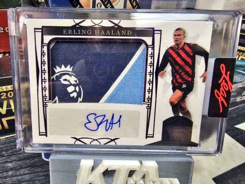 KTAuthentics's tweet image. #ErlingHaaland Patch Auto from @Leaf_Cards Trinity Soccer #ktabreaks #LeafCards #LeafSoccer #Soccer #MLS #Soccercards #sportscards #collect #groupbreaks #casebreaks #breaks
.
.
.
Join a group break at ktabreaks.com