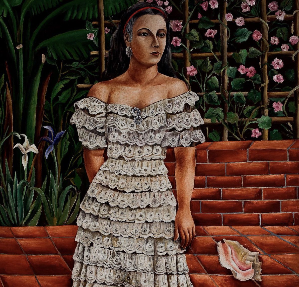 #MaríaAsúnsolo es recordada por ser una de las mayores promotoras culturales del siglo XX en México y por haber sido inspiración de un sinfín de obras de arte.

En esta obra, resguardada por la #ColecciónMUNAL de la #RedMuseosINBAL, es pintada por #MaríaIzquierdo, referente del