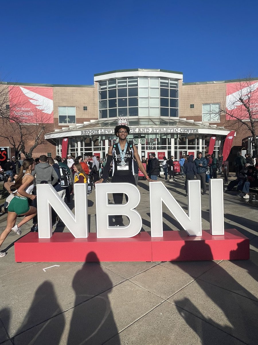 Congratulations to 
Malakai Pressey who cleared 6-7 to take 6th on the podium at New Balance Nationals!

An outstanding indoor career with the Spring to come!

Proud of you!
#BOROPRIDE
