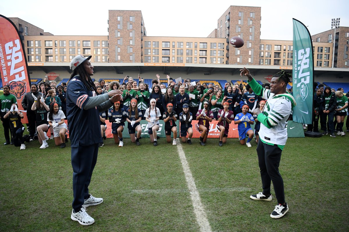 Mirror NFL tweet media