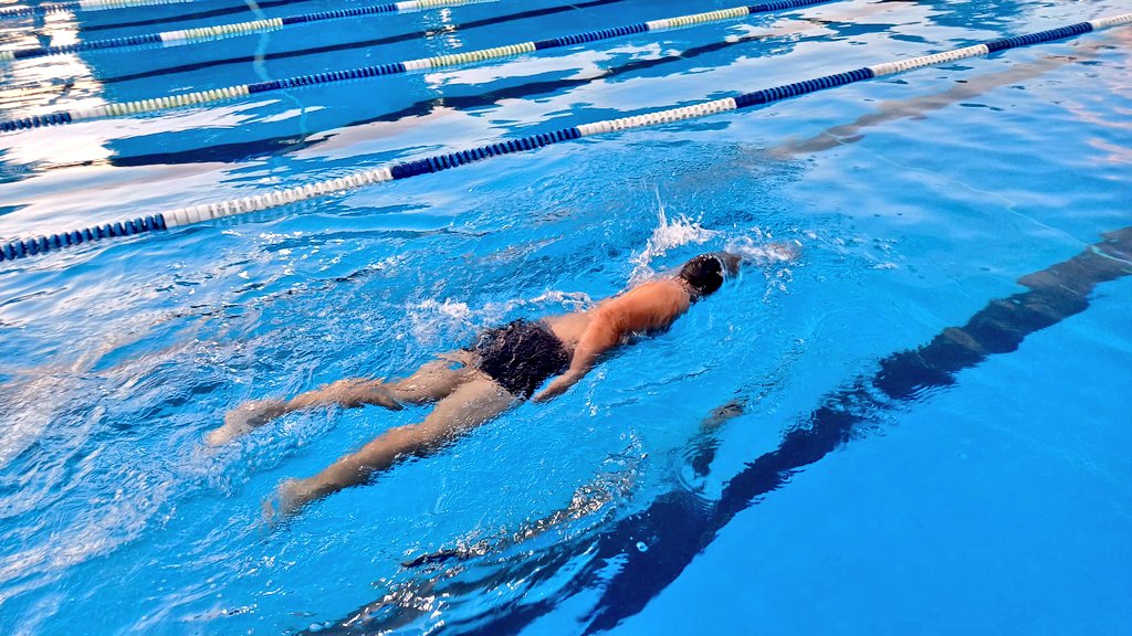 📢 #Entérate || En la mañana de hoy el personal profesional de esta Unidad logística, realizó entrenamiento de natación en la piscina de @sedefanb
#VenezuelaMujer
#FANB #EjércitoYPuebloInvencibles #ArmaMaestra #Venezuela #8Mar