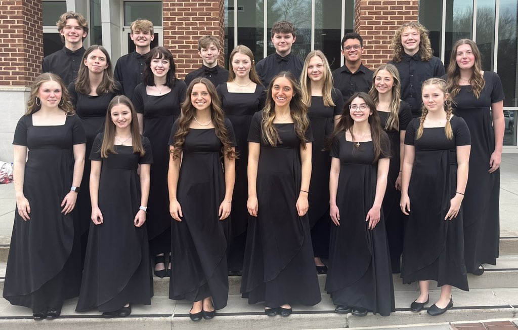 Volunteer HS Choir tweet media