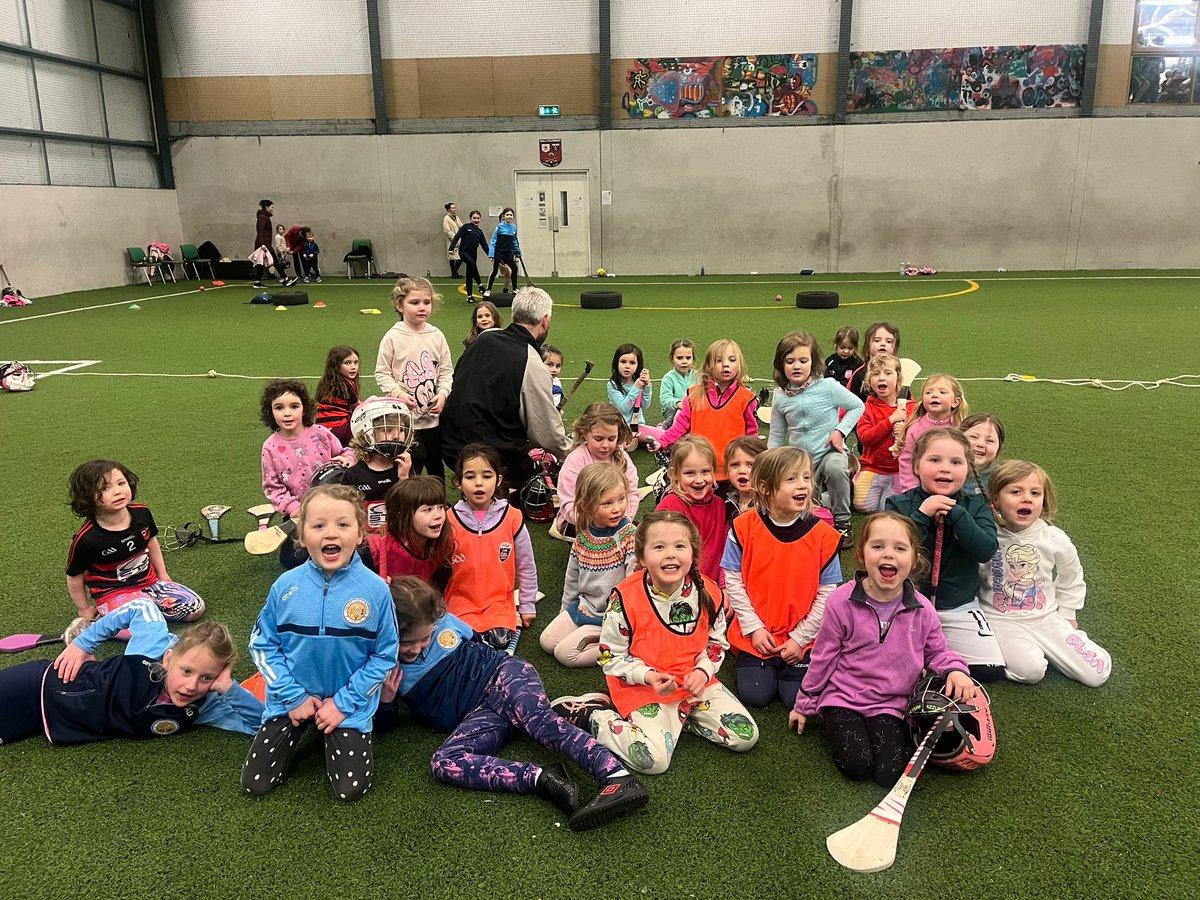 U-6s back at it! Loving the enthusiasm 😀 Thank you to our coaches Cara, Shauna, Aoife, Holly, Alana, Shauna, Richie, Claire, Ciara, Lola, Aoife and Alan for all their help 🙌🏼