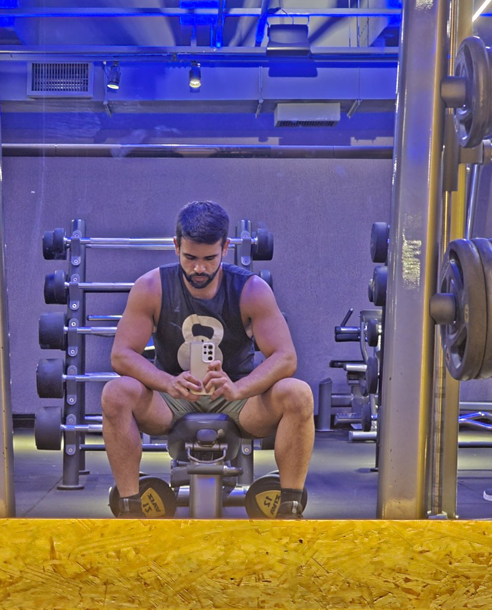 #sextou já treinou hoje? 💪🏋‍♂️