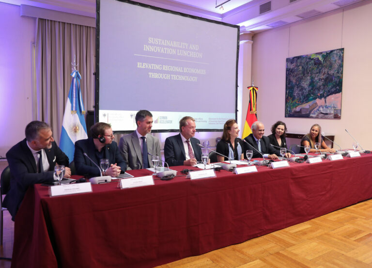 4PAgenda's tweet image. #Argentina se consolida como un hub regional en colaboración con #GermanAccelerator, la aceleradora de #startups  en #Alemania

agenda4p.com.ar/2024/03/08/arg…