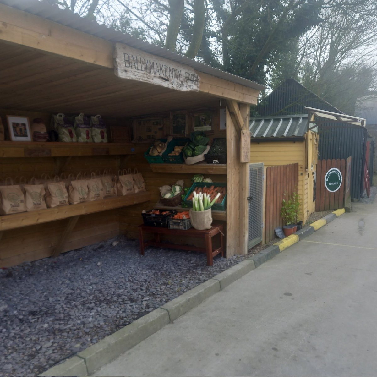 BallymakennyF's tweet photo. Our little #BFSpudShack is open tomorrow from 10am. Join us for some #SpudChat and weekly catch up 😊 https://t.co/35BWewQGKB
