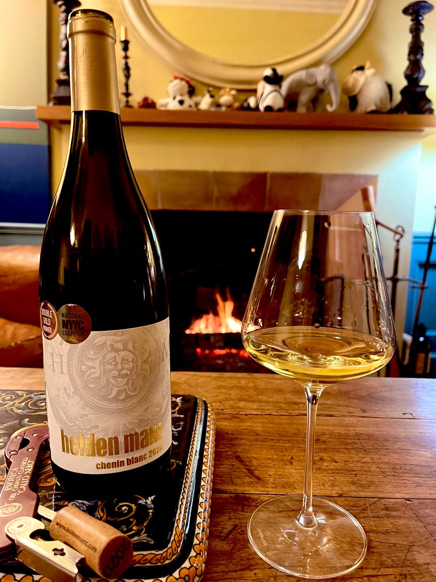 #cheninblanc is a South African great wine too!! @holdenmanz can make you flip your palate !! @joukesp @TheWineCruUK @theswirlingderv @KitchenSprout @thewinesinger @WineDirty @wineworldnews @MTLWINEGUY @pietrosd @Kyle_Chu @RGrellet @jules_mahon @VashtiRoebuck2 @TravelFoodiesTV