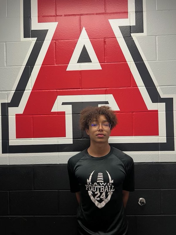 AHSDawgFootball's tweet photo. Congratulations to our Week 7 Off-Season Athletes of the Week!
Freshman-Amir Arianpour
Big- @titus_223 
Skill- Zaveon Tillman

#sicem24 https://t.co/gX7KrFldu2