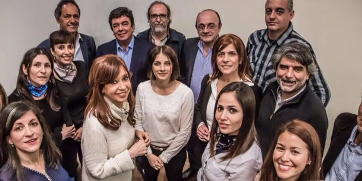 Cegados_Segados's tweet photo. #Fest #Uhrig #GranHermano El ex intendente de moreno y la ex diputada K,2 veces en gran hermano, ambos imputados por lavado de dinero y por adquisición al estilo kirchos de propiedades en el Calafate. Grandes Hermanos del delito organizado estos perokas! https://t.co/KUzNke2cwh