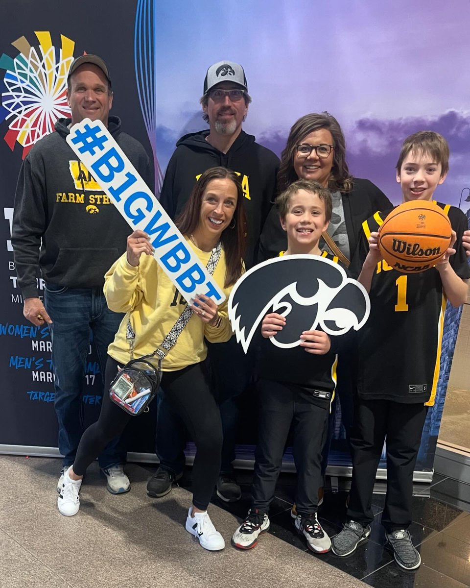 #B1GWBBT Go Hawks!