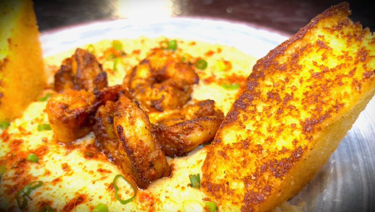 Are your #WeekendCravings whispering #Louisiana #BlackenedShrimp and #Grits with Grilled #Cornbread?  ⚜️
#menuspecials #cajun #shrimp #weekendfood #philly #centercityphilly #phillyspecials #phillyfoodies #yum #flowershow #phillyeats #foodies #eaterphilly #philadelphiaflowershow