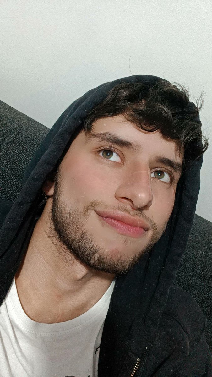 srcaceres__'s tweet image. Alguien que me ahorque alv 😖😖