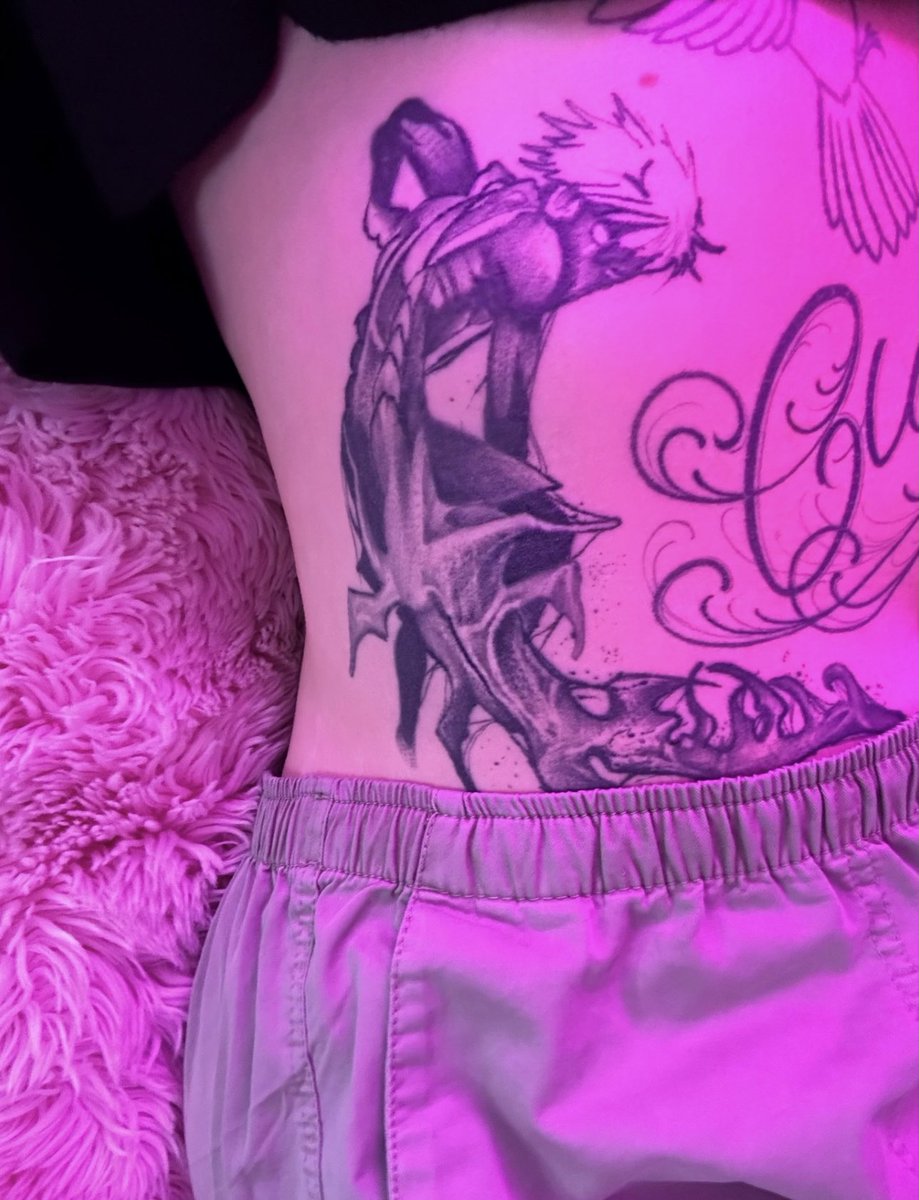 7fahrenheit's tweet photo. see a tattoo, post a tattoo

my centipede kaneki bby 🥺 https://t.co/eGK0qnE2o0