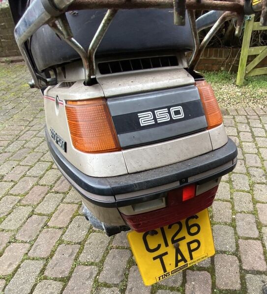 BarnFindsUK's tweet photo. Ad: Honda Spacy 250
On eBay here -->> https://t.co/x0pRKwBrZT
#HondaSpacy250 #TwoWheelerLove #RideWithHonda #BikeLife #ScooterLife #MotorcycleLovers #HondaFans #TwoWheelerSale https://t.co/AXhxWSRod2