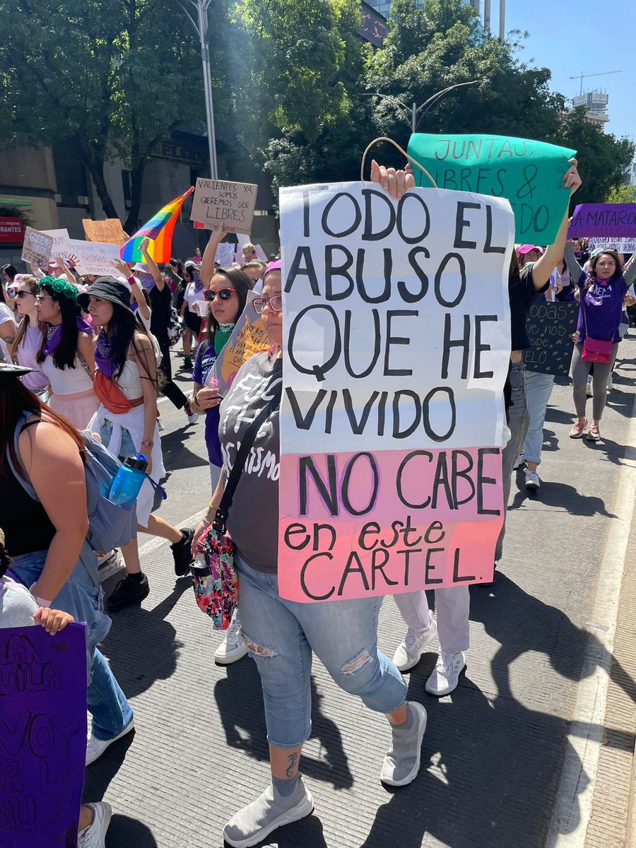 lopezdoriga's tweet photo. Así la marcha en el centro de la Ciudad de México por el #8M.

Fotos: @aseneth_her /@yosoymiriamm, vía @Radio_Formula https://t.co/qaLXlnqNGj