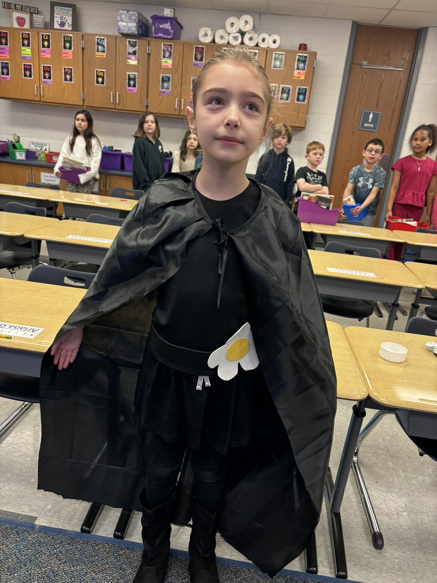 SeiterMrs's tweet photo. Dress like your favorite book character brought some great smiles to 2nd grade today! @CoolidgeCougars https://t.co/qEbKCbfEKd