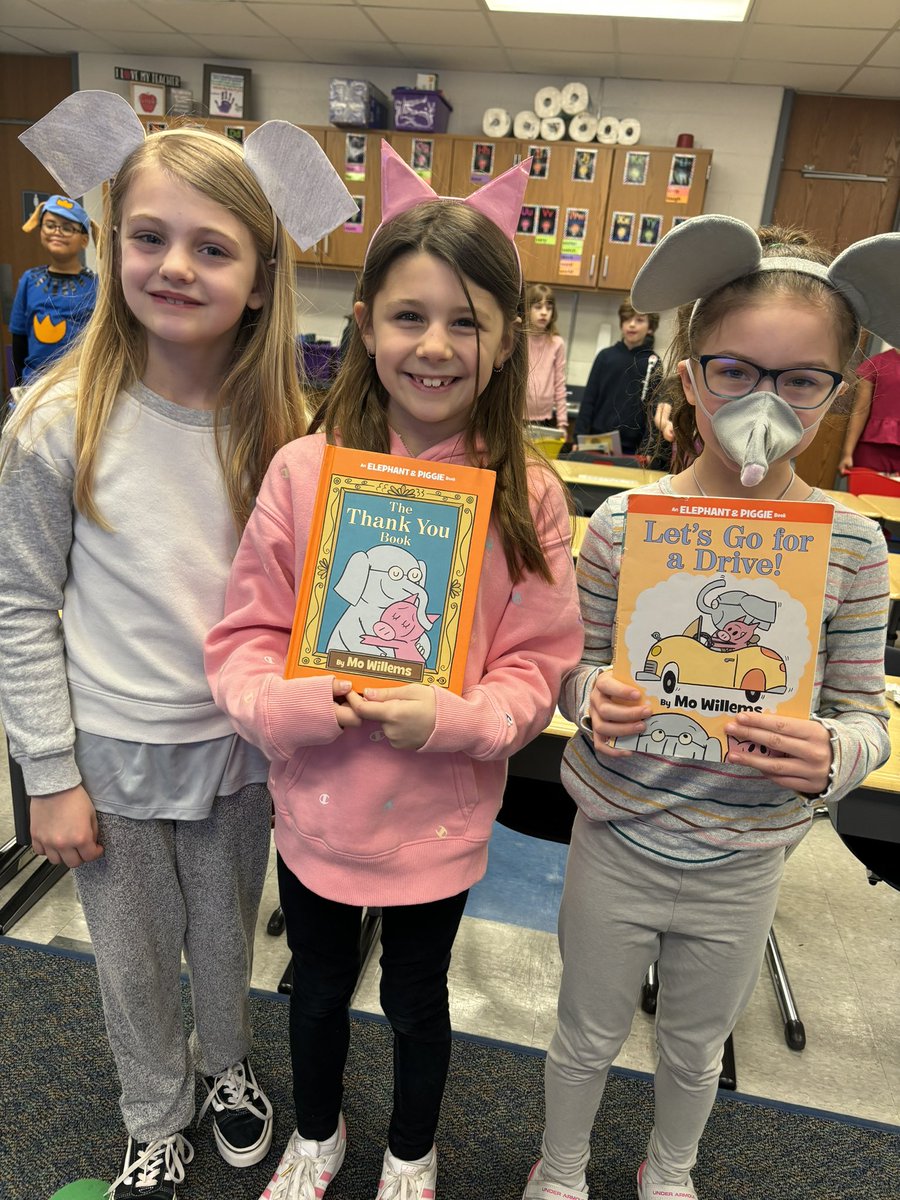 SeiterMrs's tweet photo. Dress like your favorite book character brought some great smiles to 2nd grade today! @CoolidgeCougars https://t.co/qEbKCbfEKd