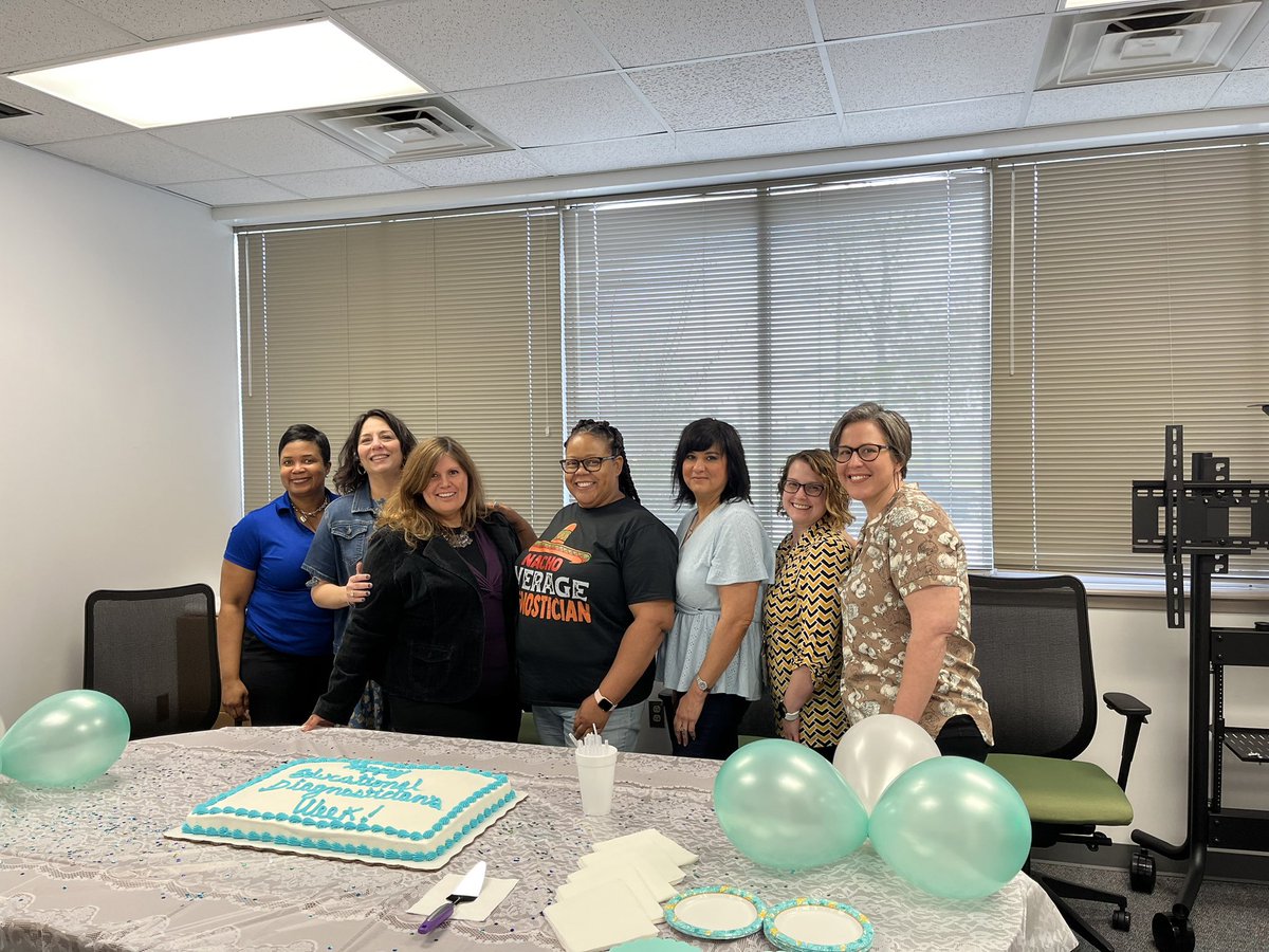 Mbkamm's tweet photo. Sending a Thank You to our Coordinator of Speech &amp; Speech Leads for honoring our Bilingual Diagnosticians, Diagnostician Leads, &amp; Coordinator of Diagnosticians! And Thank You to our SPED Counselors for the pastries at our meeting today! #DiagWeek #MyAldine @aldinesped https://t.co/kK5L6mxIVN