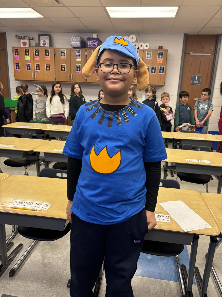 SeiterMrs's tweet photo. More of our 2nd grade book characters who are celebrating March is Reading Month! @CoolidgeCougars https://t.co/4LX61Aaqzp