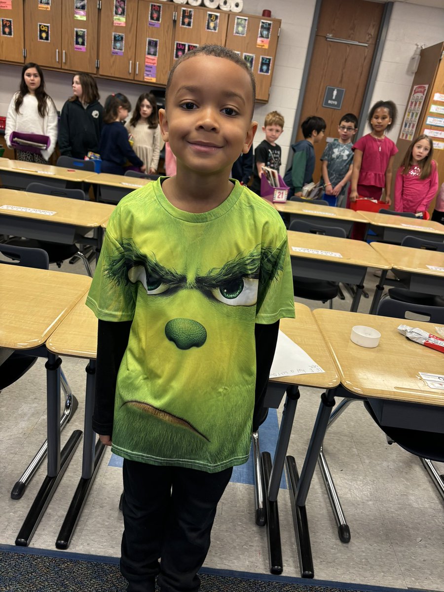 SeiterMrs's tweet photo. More of our 2nd grade book characters who are celebrating March is Reading Month! @CoolidgeCougars https://t.co/4LX61Aaqzp